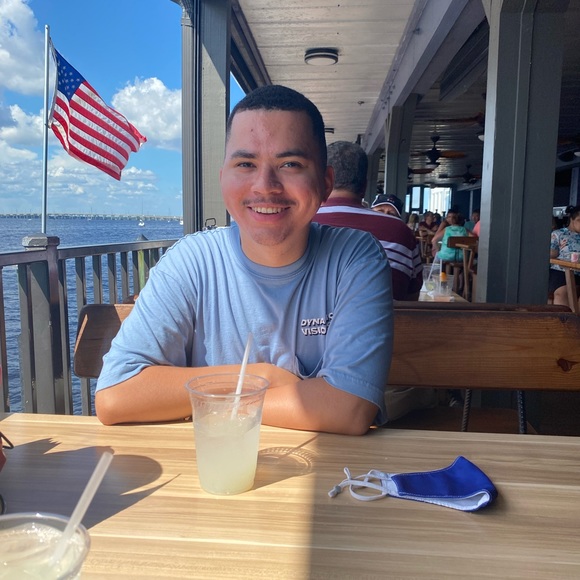 Meet your Posher, Clifton - Picture 1 of 1